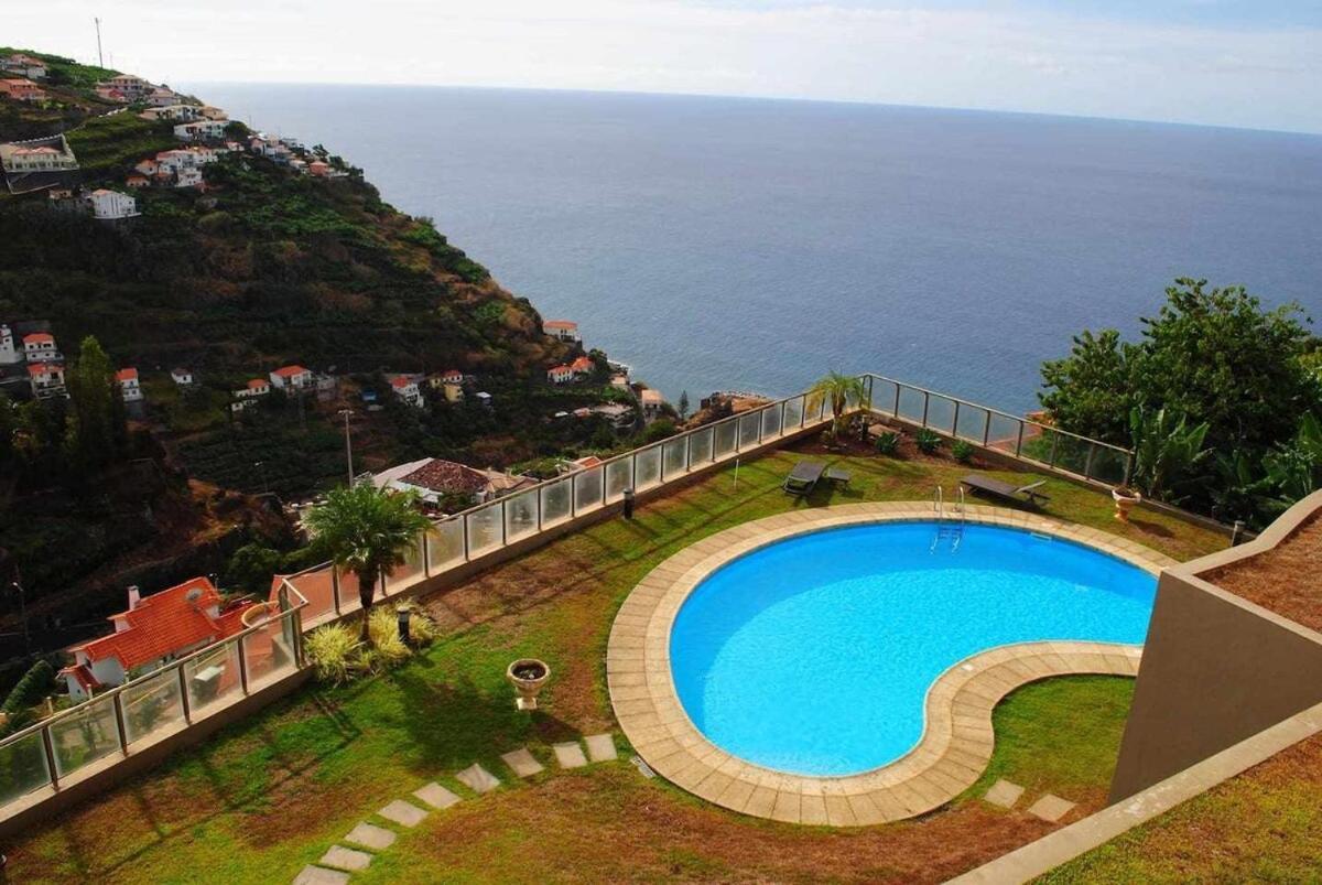 Plaza Bay Luxury Apartment With Swimming Pool Calheta  Exterior photo